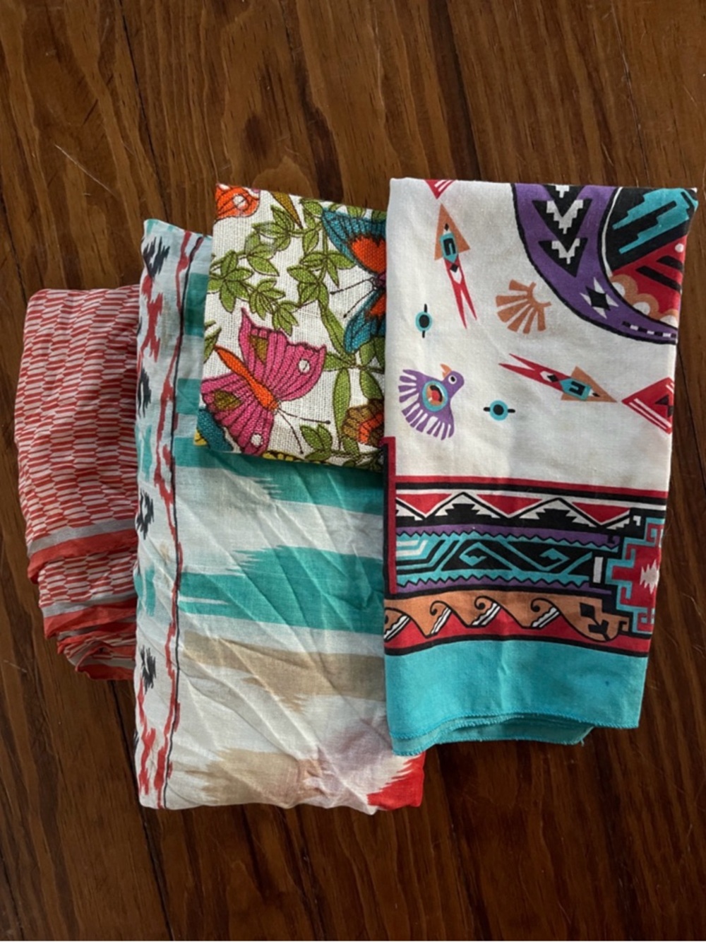 LOT 5 Western / Geometric neck scarves